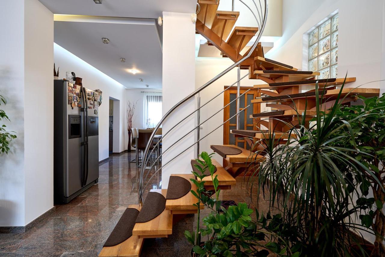 Casa Cu Flori Moisei Hotel Ngoại thất bức ảnh